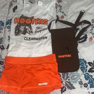Hooters outfit